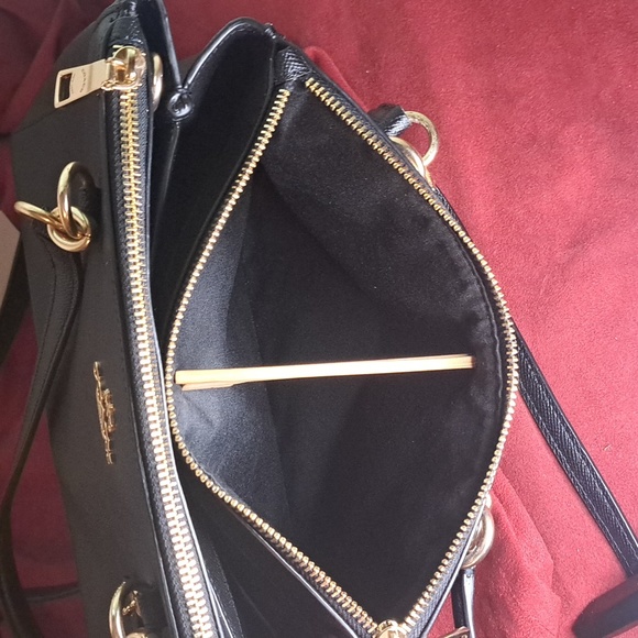 🎁 NEW Coach Etta Black Leather Shoulder/Crossbody Excellent Condition - Picture 13 of 16